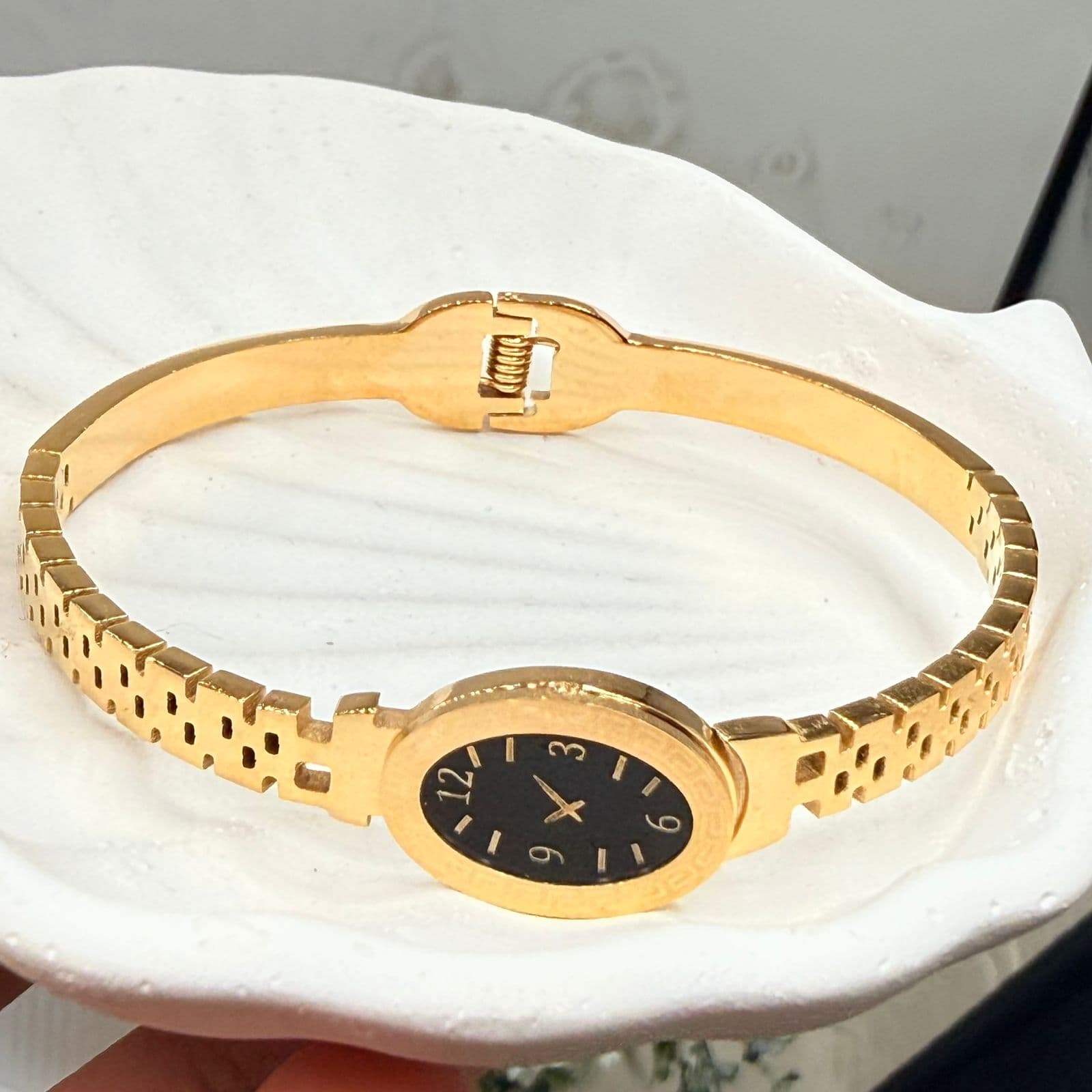 Oval Watch Handcuff