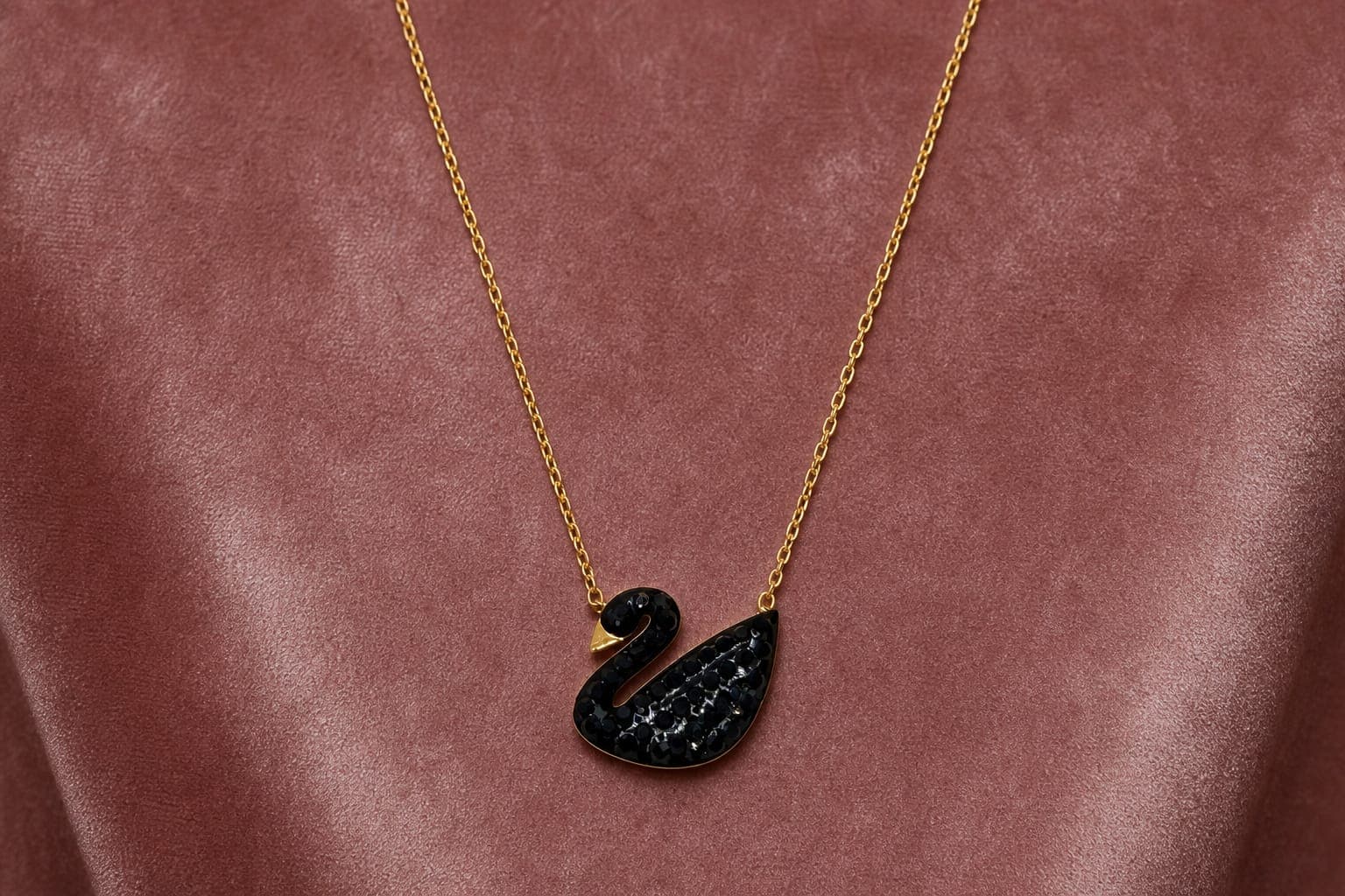 Black Swan Necklace — photo 3
